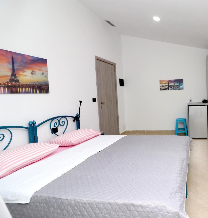 Ildora Qimon Apartment ฮีมาเรอ ภายนอก รูปภาพ