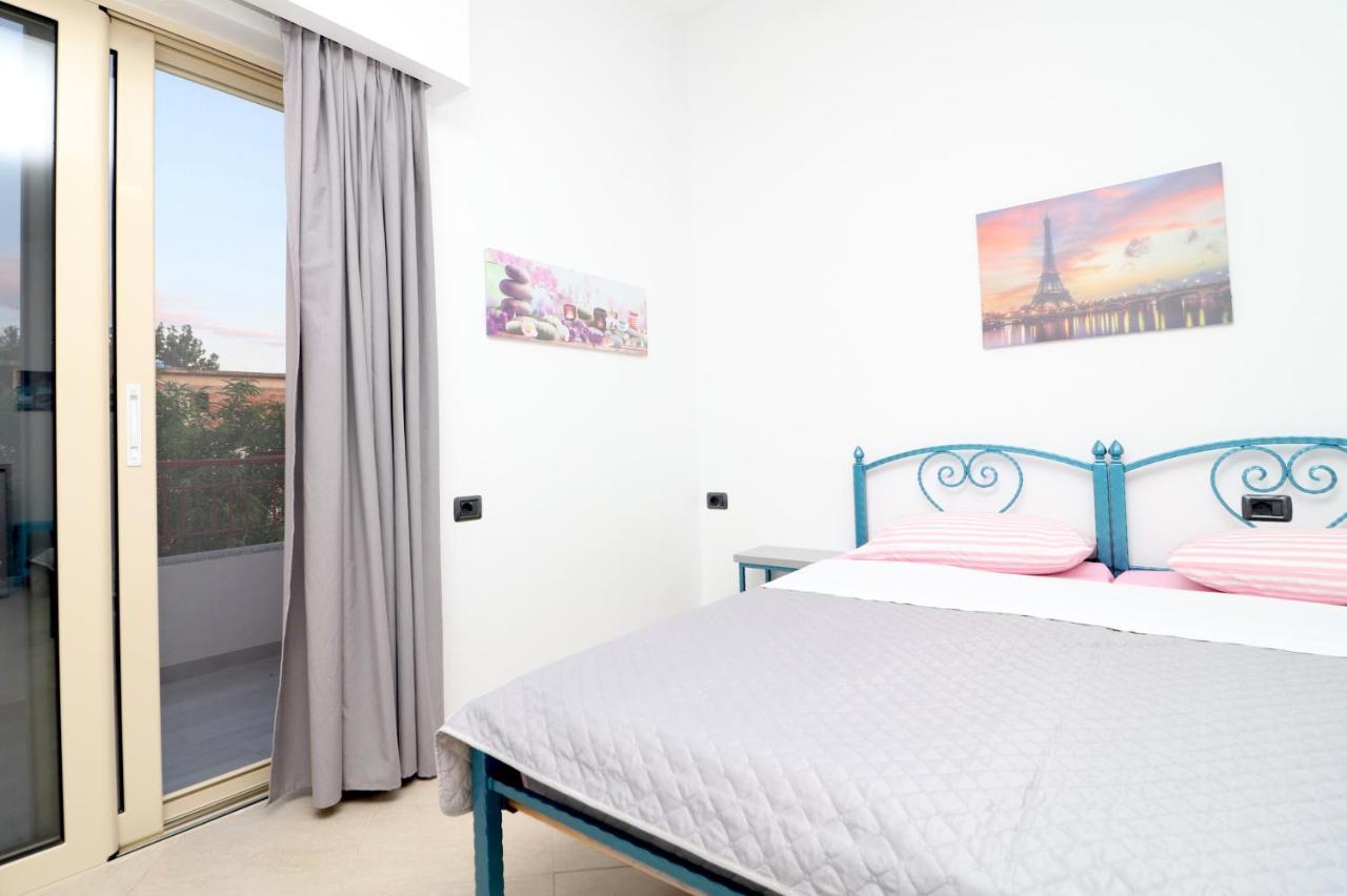 Ildora Qimon Apartment ฮีมาเรอ ภายนอก รูปภาพ