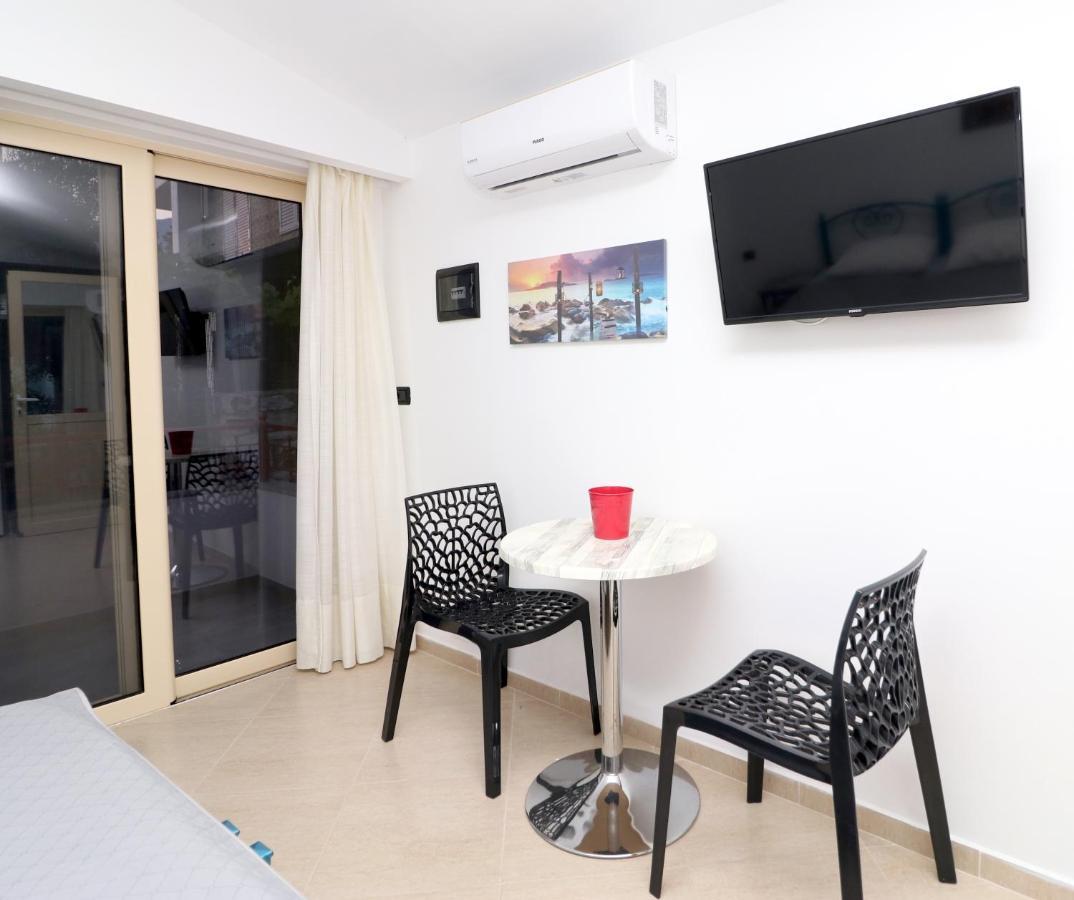 Ildora Qimon Apartment ฮีมาเรอ ภายนอก รูปภาพ